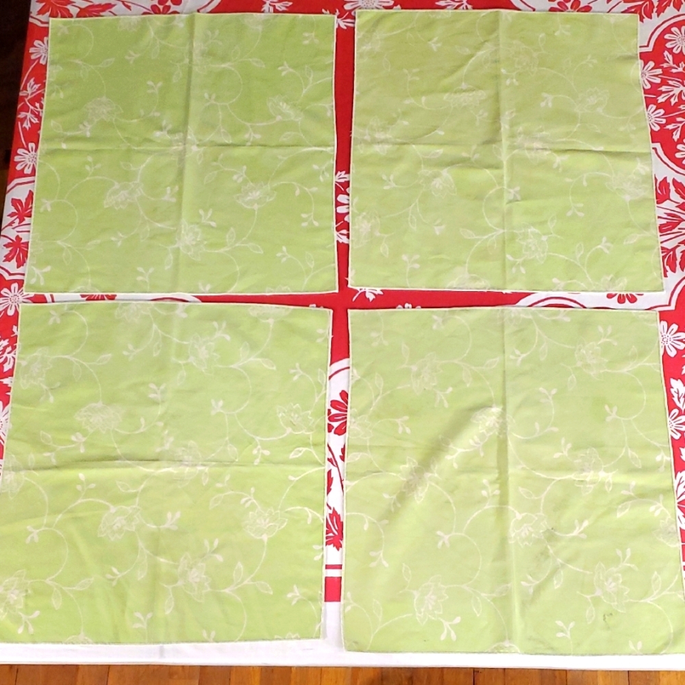 3/$15 Set of Four Vintage Green Floral Napkins
